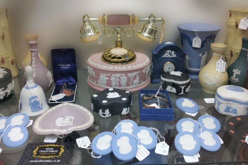 Antiques, collectables and curios from Nivag Collectables