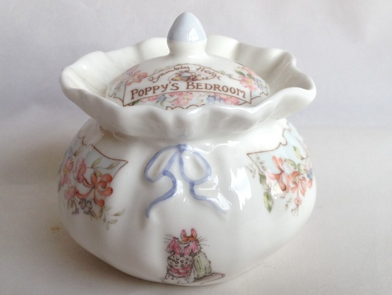 Nivag Collectables Royal Doulton Brambly Hedge Poppy's Bedroom Dorothy Pot