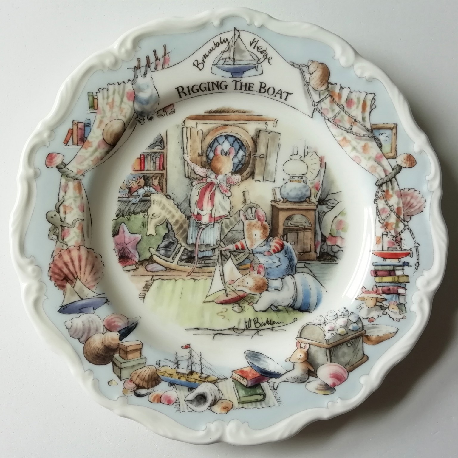 Rigging The Boat Wall Plate: Royal Doulton Brambly Hedge