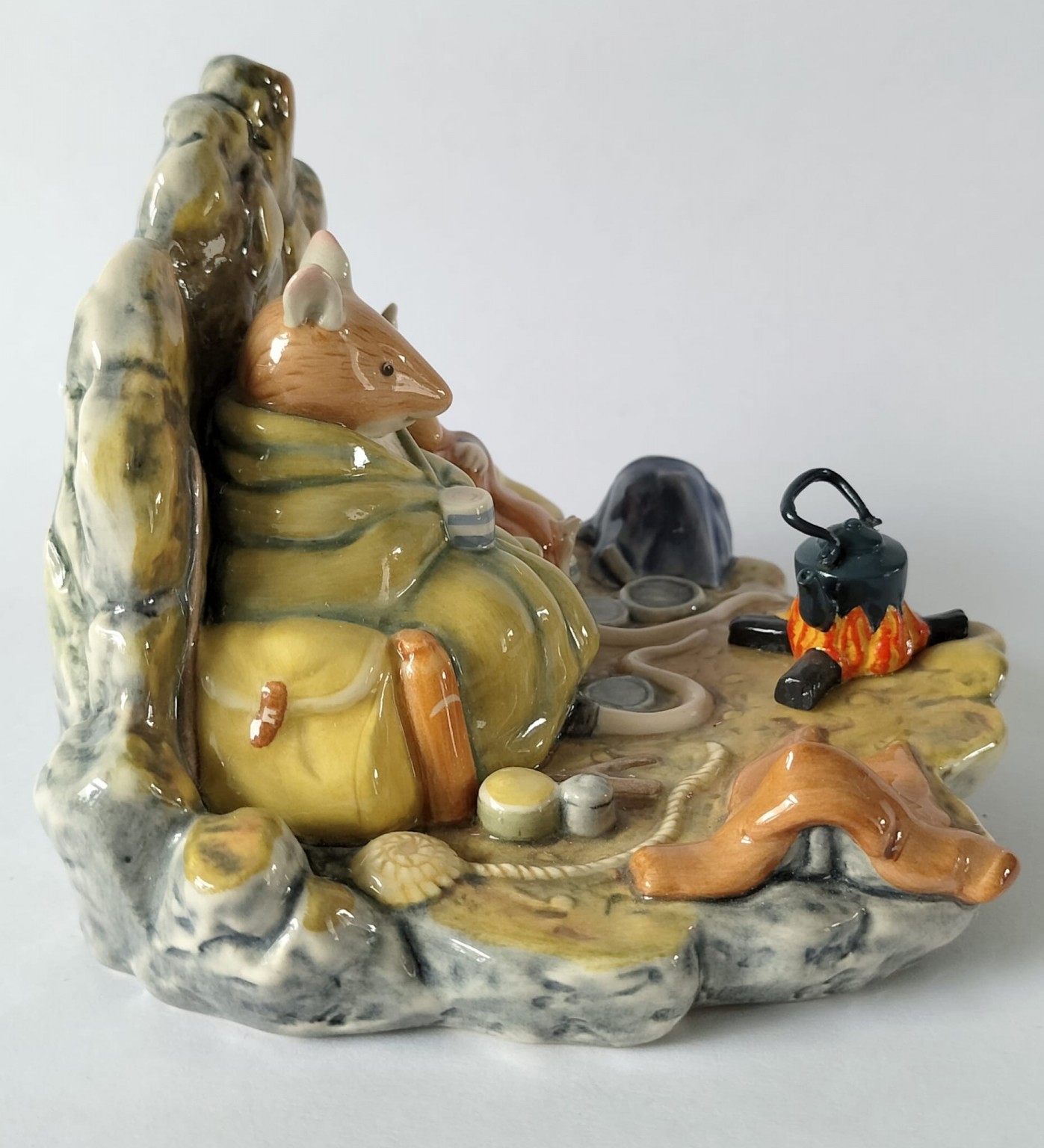 Nivag Collectables: Royal Doulton - Brambly Hedge: A Cheerful